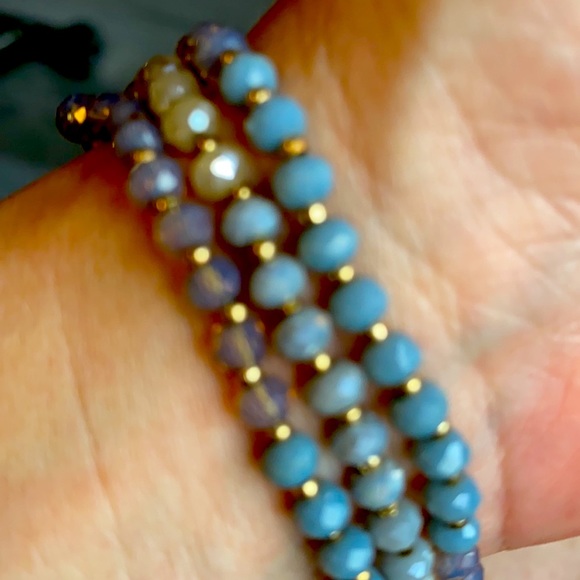 Cute little beaded bracelet with a tassel abs gold accents - Picture 3 of 4